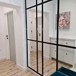 Marbel - Designer Retreat With Free Parking