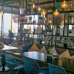 Marbel - Designer Retreat With Free Parking Daire