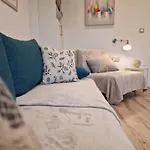 Marbel - Designer Retreat With Free Parking * Burgaz