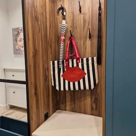 Marbel - Designer Retreat With Free Parking דירה *