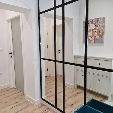 Marbel - Designer Retreat With Free Parking