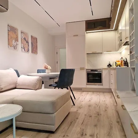 Apartment Marbel - An Exquisitely Designed Retreat In The Heart Of By The Sea Garden With Free Parking
