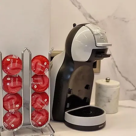 Apartment Marbel - Designer Retreat With Free Parking