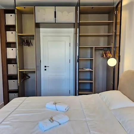 Apartamento Marbel - Designer Retreat With Free Parking *
