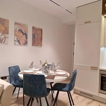 Apartamento Marbel - Designer Retreat With Free Parking *