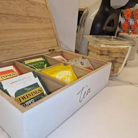 Marbel - Designer Retreat With Free Parking