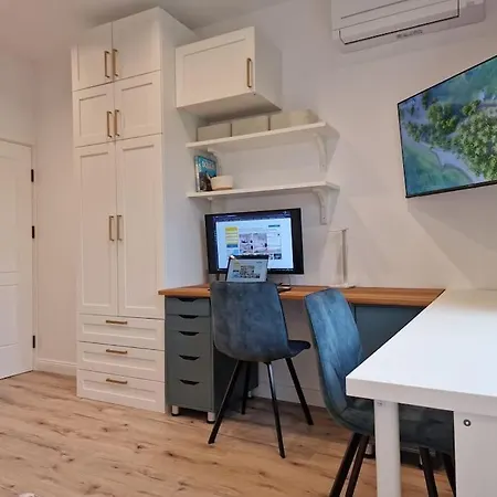 Marbel - Designer Retreat With Free Parking דירה