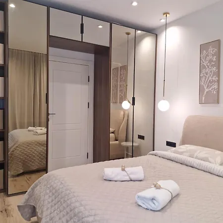 Apartmán Marbel - Designer Retreat With Free Parking