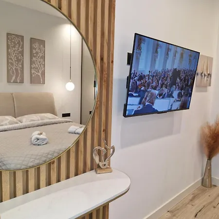 דירה Marbel - Designer Retreat With Free Parking בורגאס