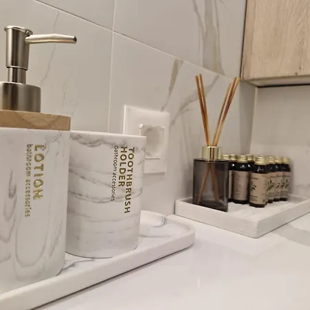 דירה Marbel - Designer Retreat With Free Parking *