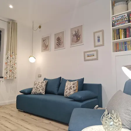 דירה Marbel - Designer Retreat With Free Parking בורגאס