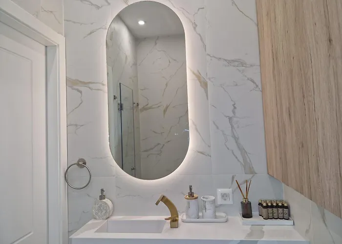 Apartamento Marbel - Designer Retreat With Free Parking *