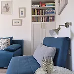 Marbel - Designer Retreat With Free Parking Apartment *