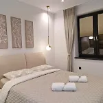 Marbél - Designer Retreat With Free Parking Appartamento